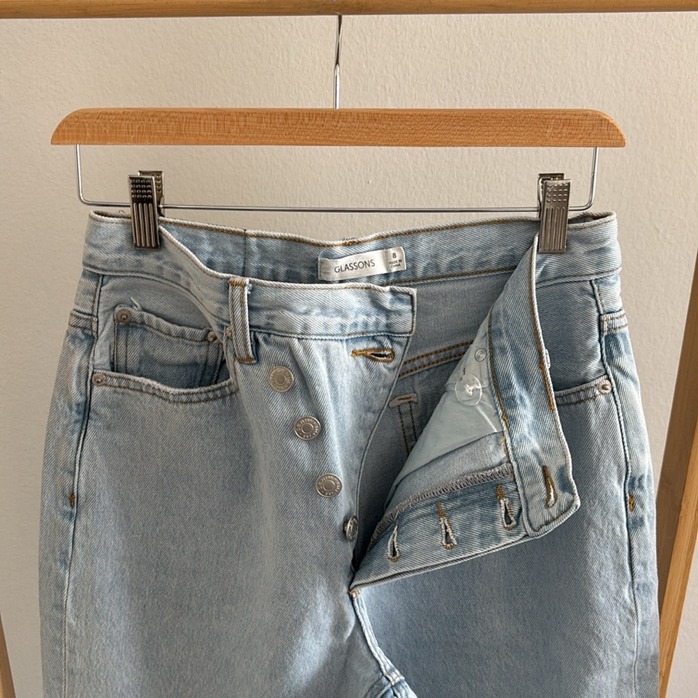 Glassons Gathered Front Light Wash Jeans - Picture 7 of 9